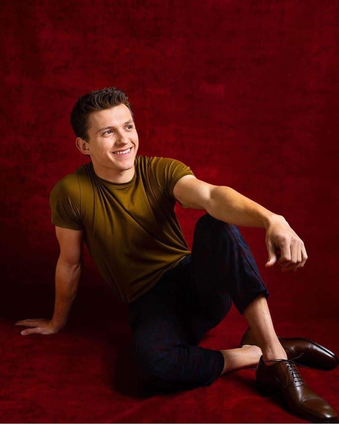 Tom Holland Net Worth In 2022, Birthday, Height, Girlfriend And Movies