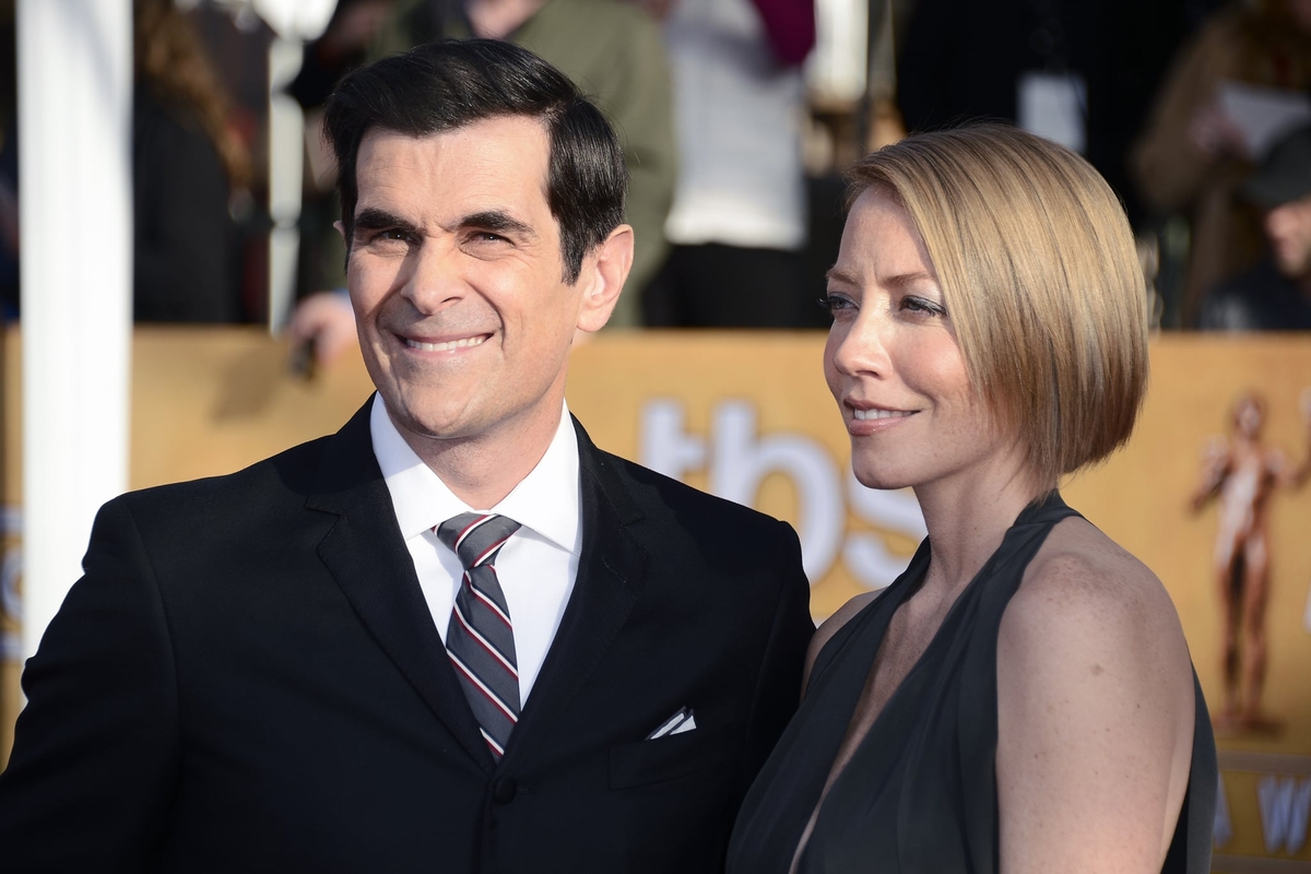 Holly Burrell Net Worth - The Real Life Wife Of "Phil Dunphy" Of Modern Family, Ty Burrell