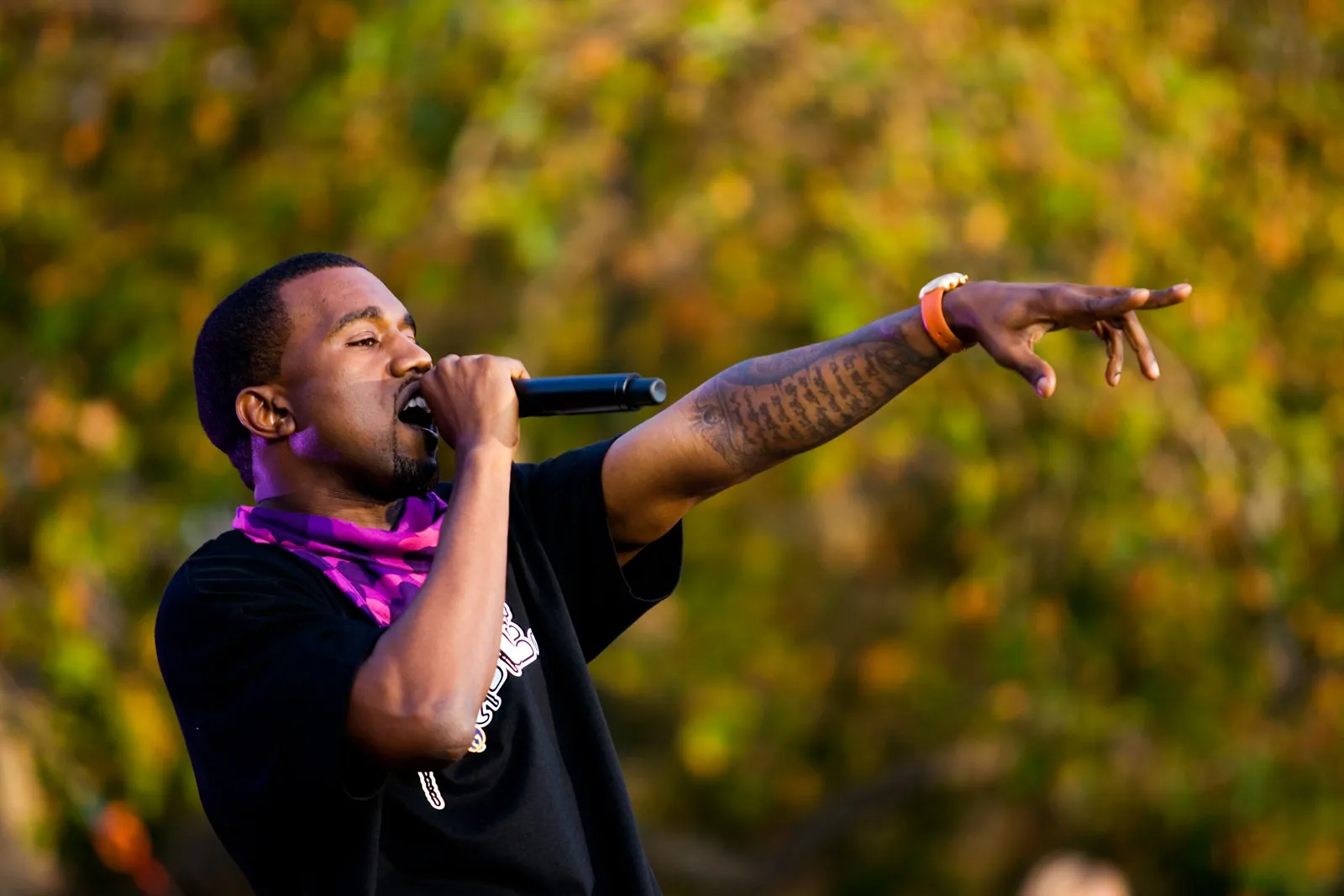Kanye West Singing