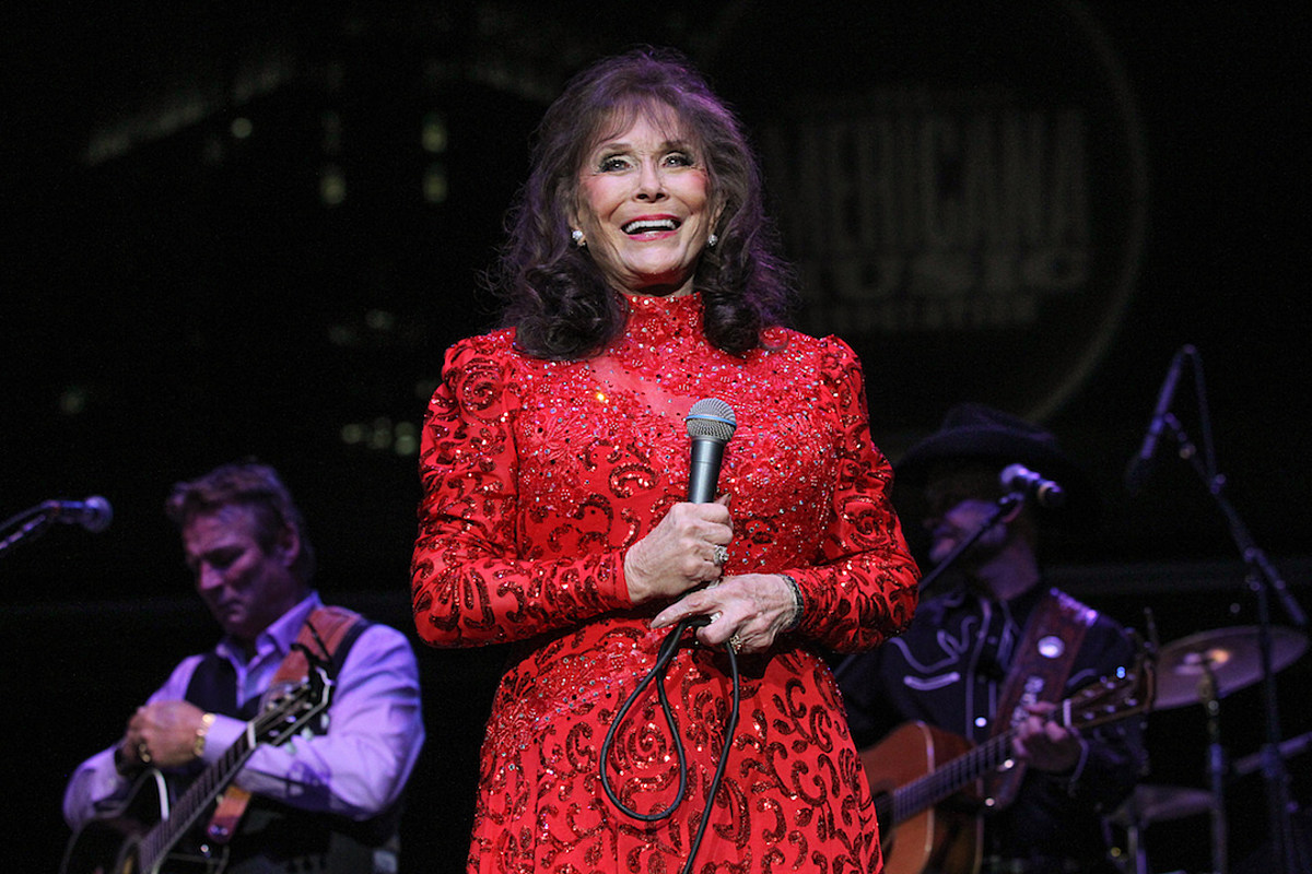 Loretta Lynn Net Worth - How The Country Music Star Built Her Fortune