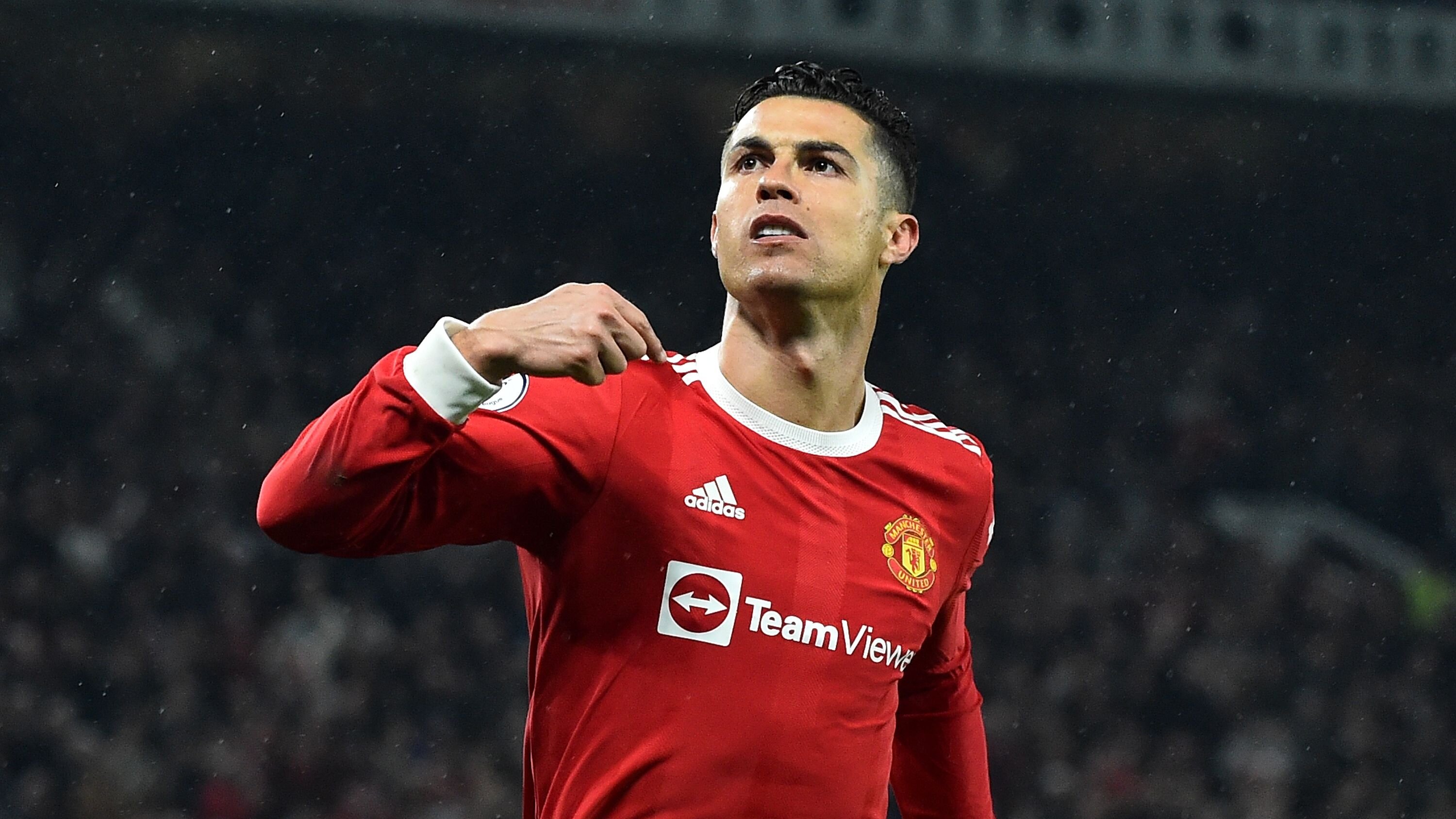 Cristiano Ronaldo wearing a red football uniform
