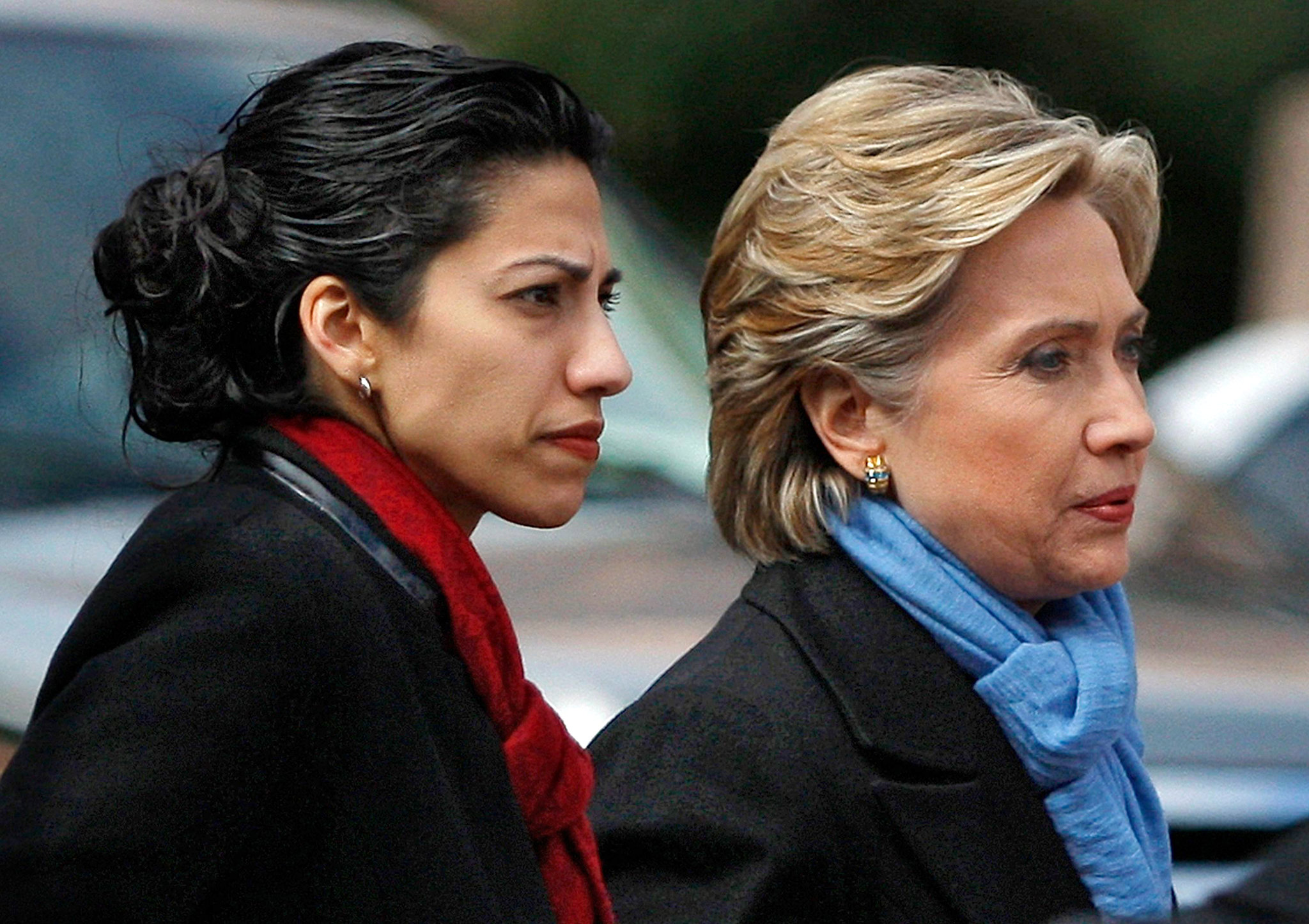 Huma Abedin walking with Hillary Clinton
