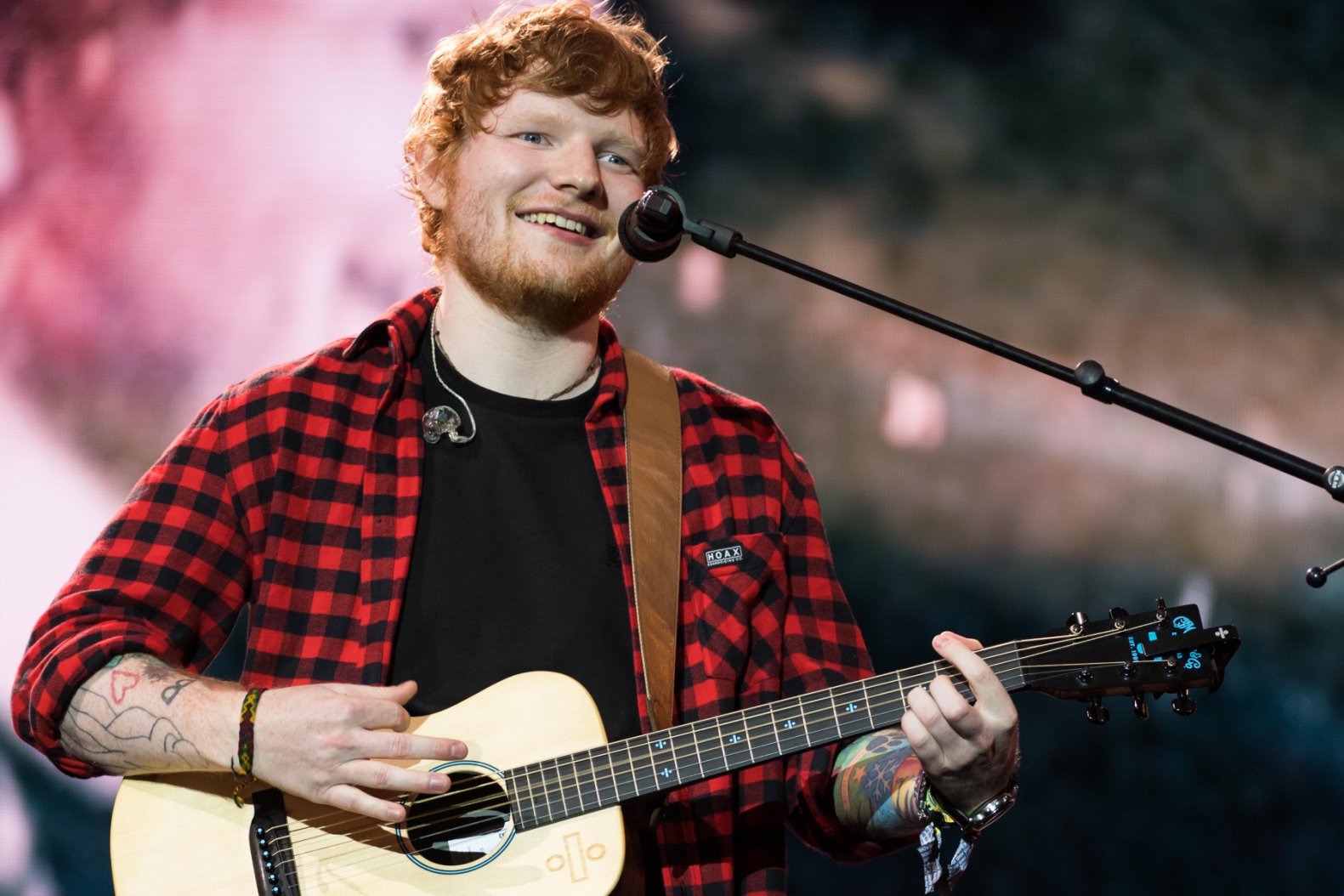 Ed Sheeran Plays Guitar On The Stand During Marvin Gaye Copyright Trial