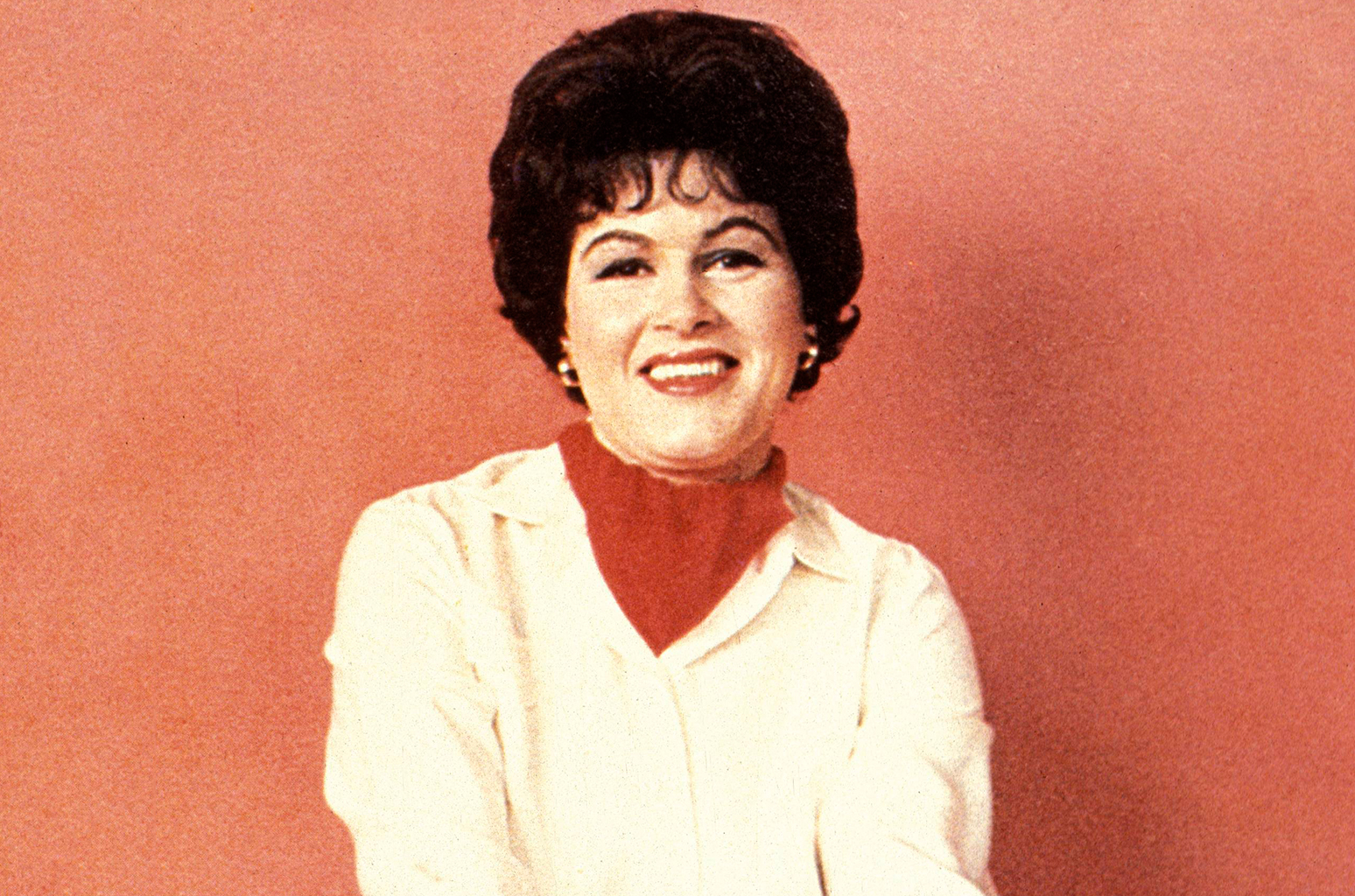 Patsy Cline smiling